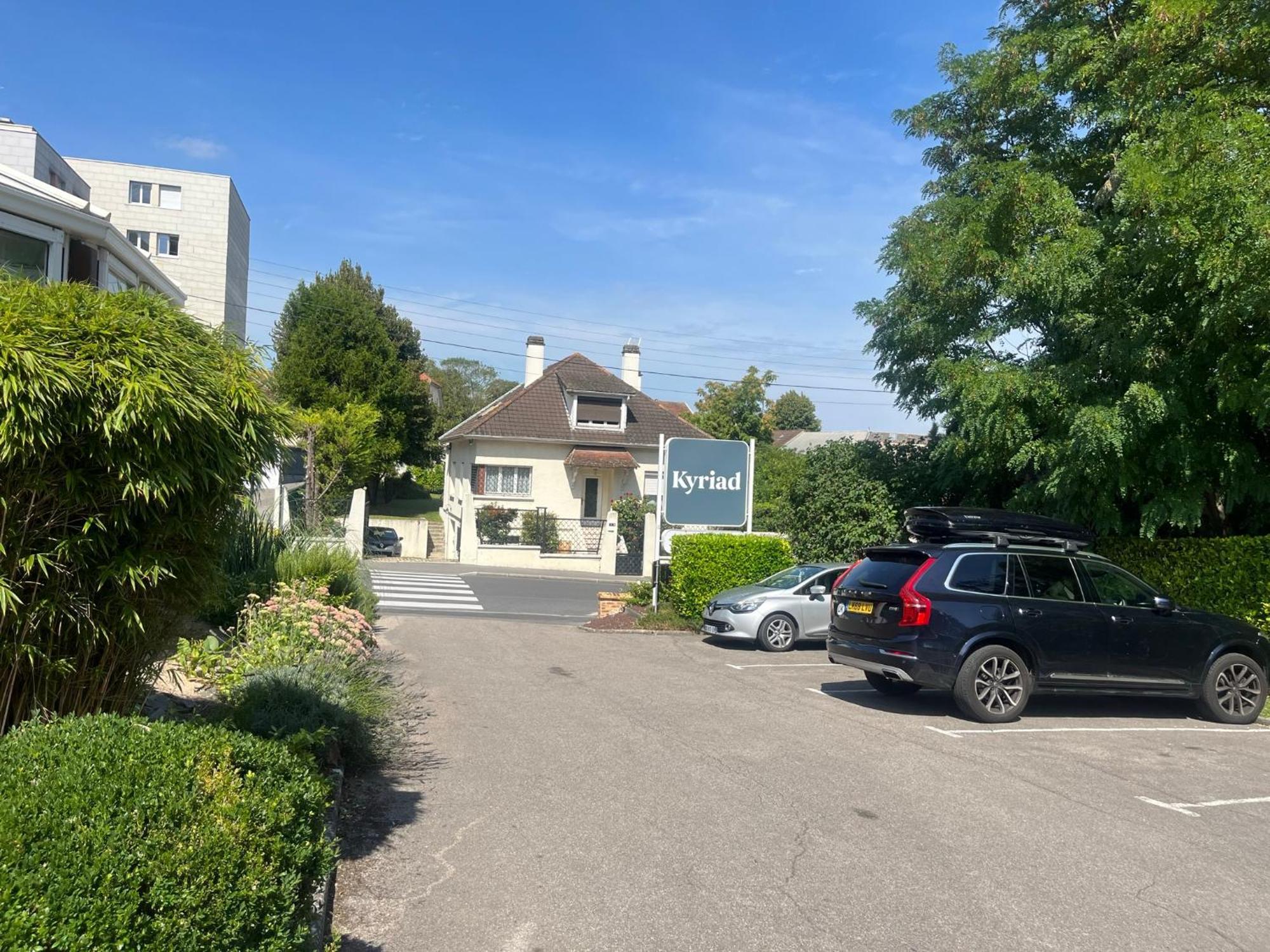 Kyriad Épernay Exteriér fotografie
